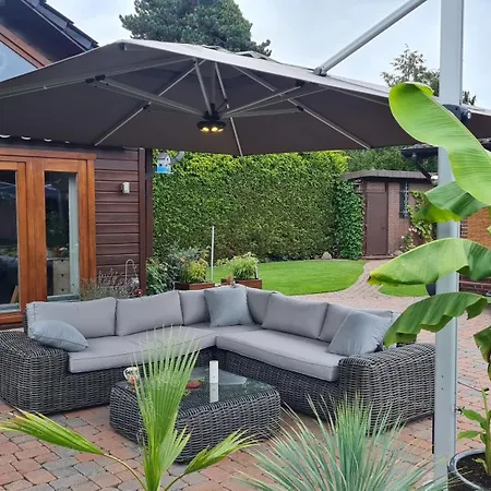 Ferienhaus-burg בית נופש *